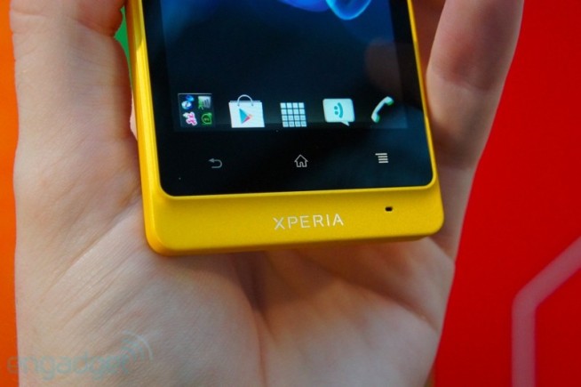 смартфон Sony Xperia Go_18