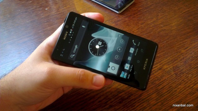 смартфон Sony Xperia Mint